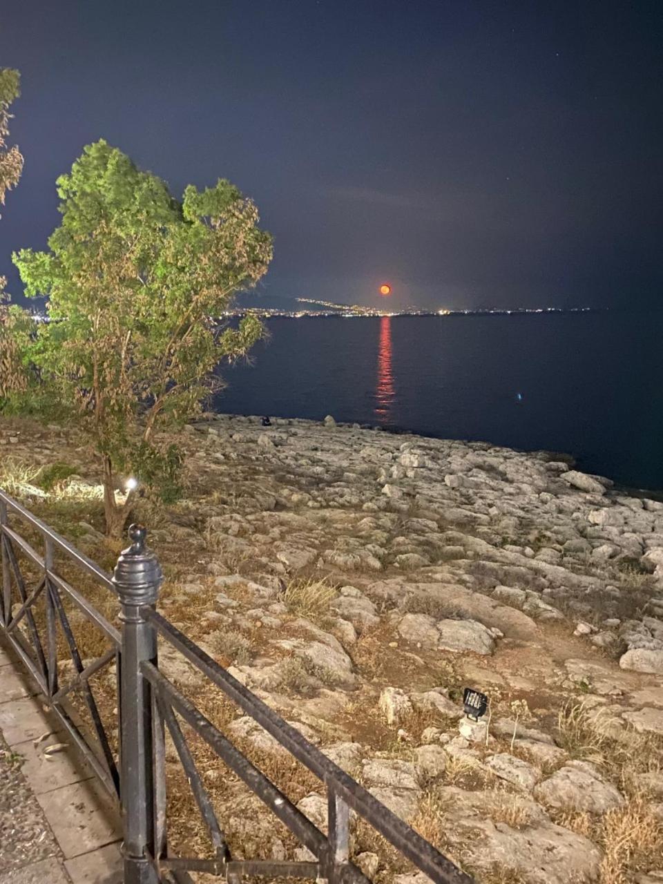 Mia'S Seaside Penthouse - Panoramic View Apartment Piraeus Luaran gambar